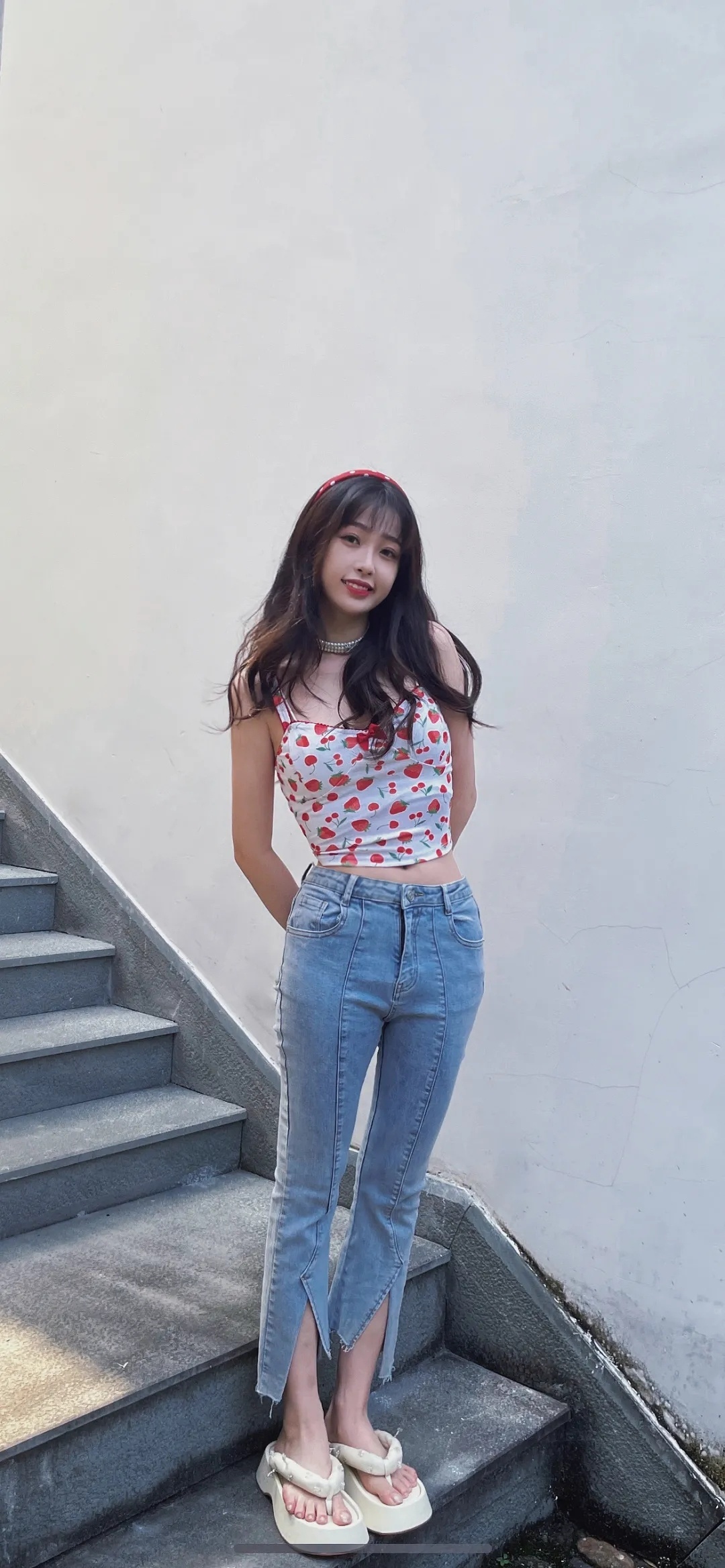 211004 来自星星的穿搭 四年前的鱼头星星虞书欣  很适合红色的小女孩👧?