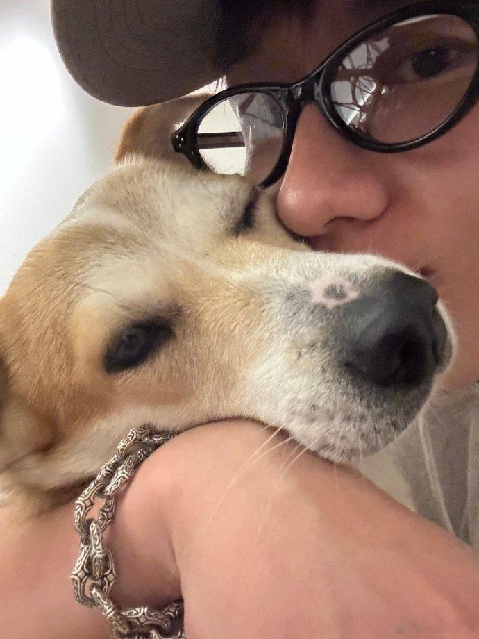 王一珩终于见到宝贝  王一珩爸妈开车带着壮壮见他 原来如此！太幸福了！过年会不会