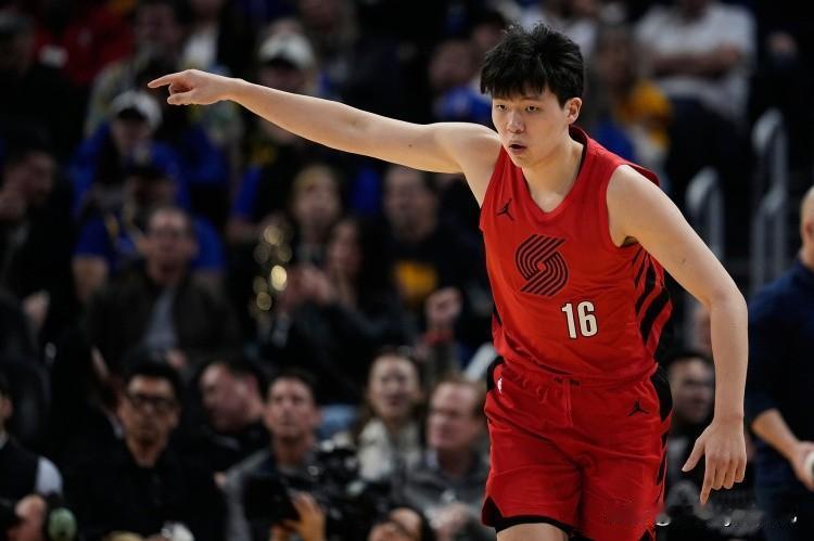 上场就发挥，杨瀚森 第一节拿下2分加一次漂亮抢断，转化成间接助攻了。

本场开拓