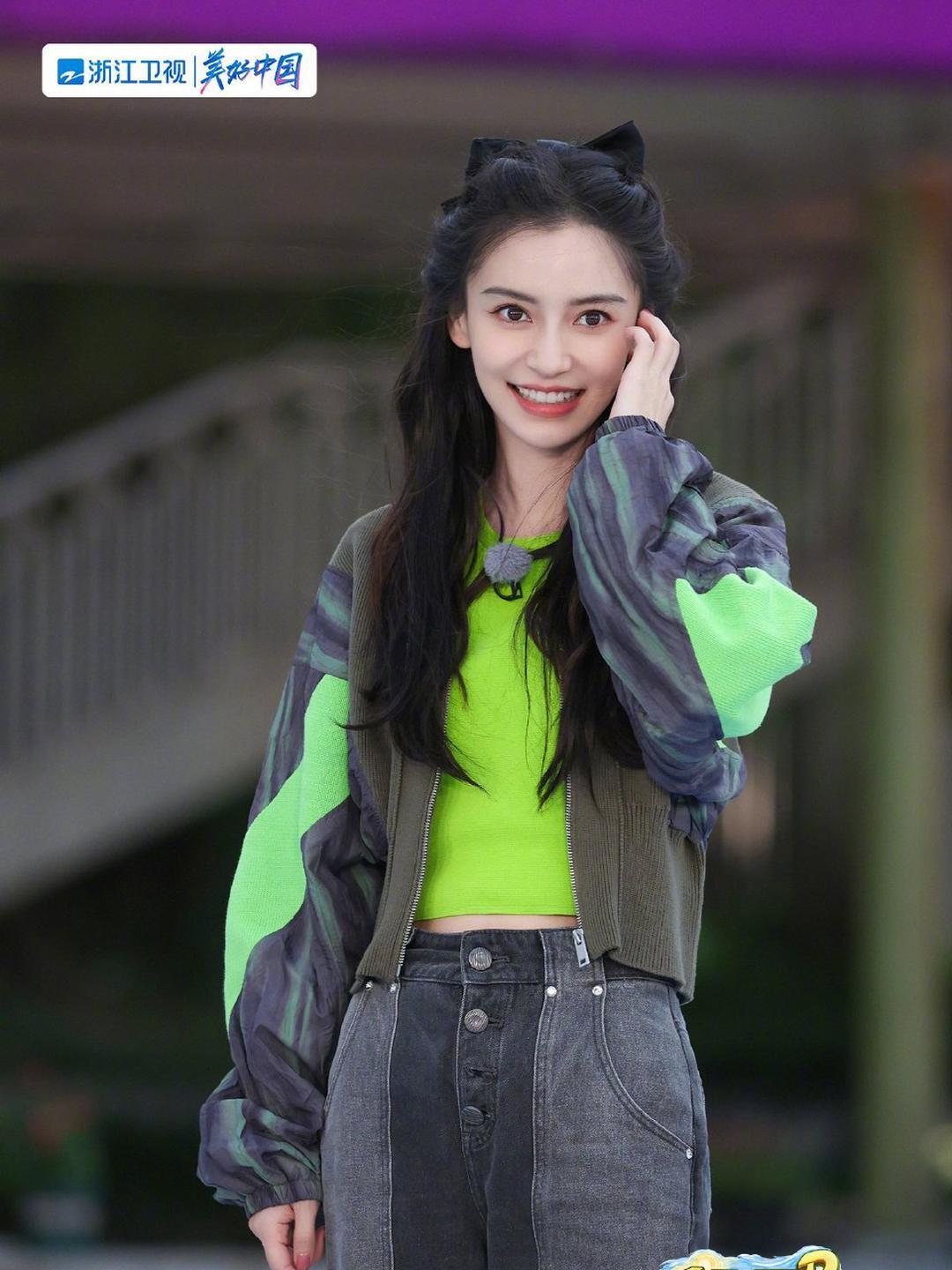 1、杨颖接下来会有《红秀》杂志的封面，高奢珠宝品牌赞助。2、李兰迪的新剧《千夜奇
