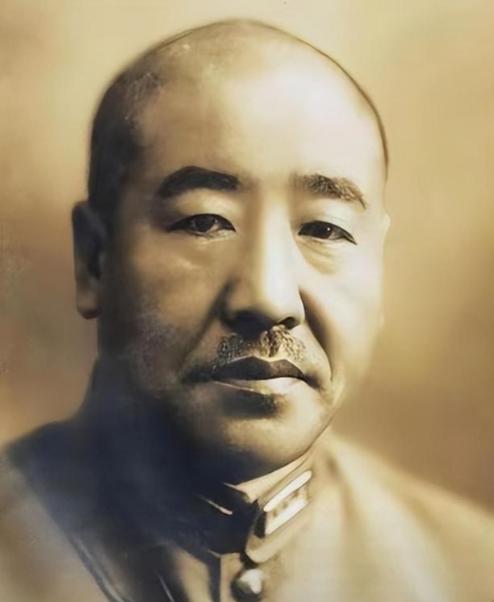 1943年庞炳勋投降日寇，为表忠心竟用铡刀残杀36名被俘八路军，将遗体抛入枯井，