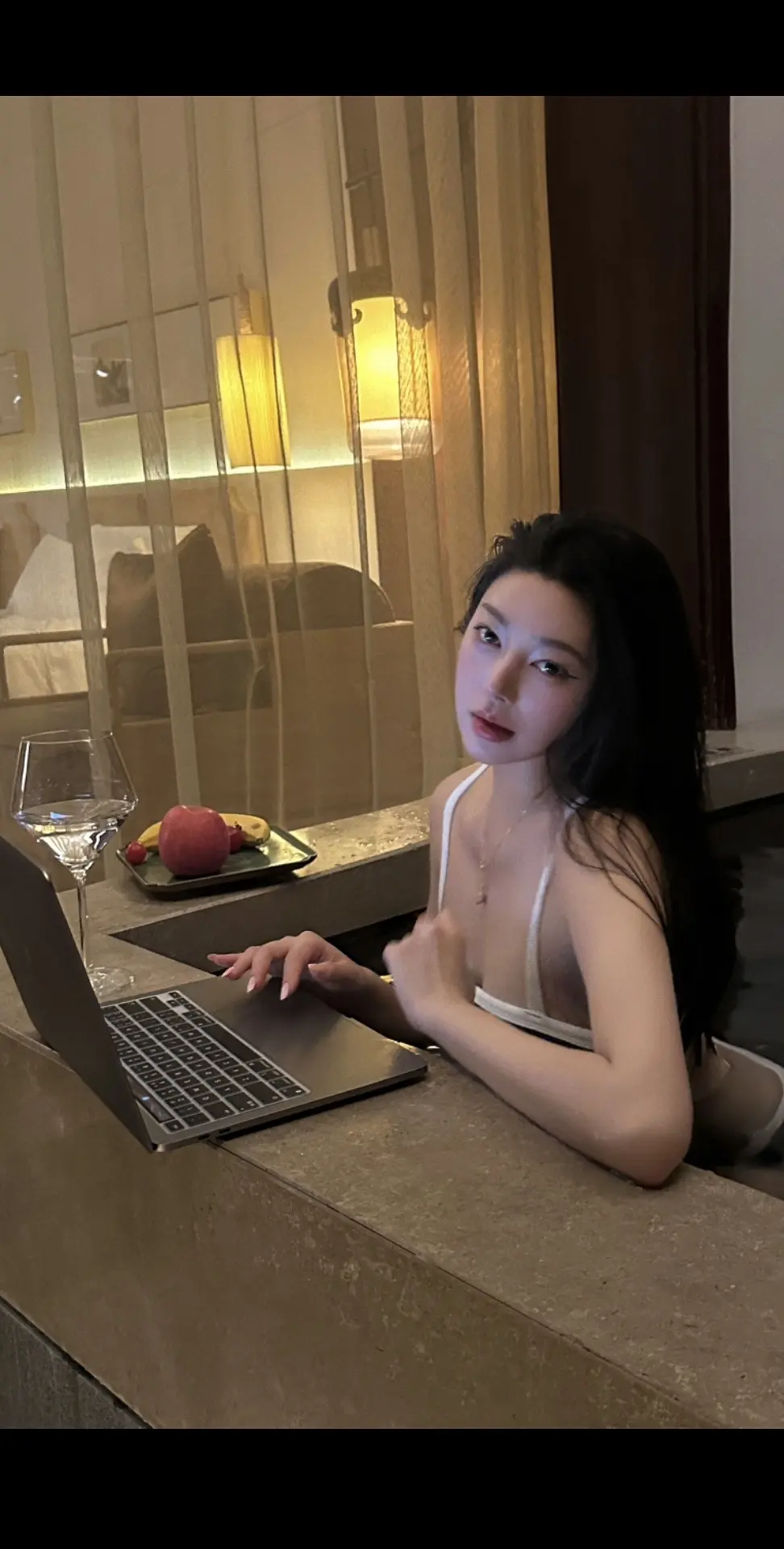 你可以非常喜欢我 也可以非常讨厌我 但你不能对我没感觉