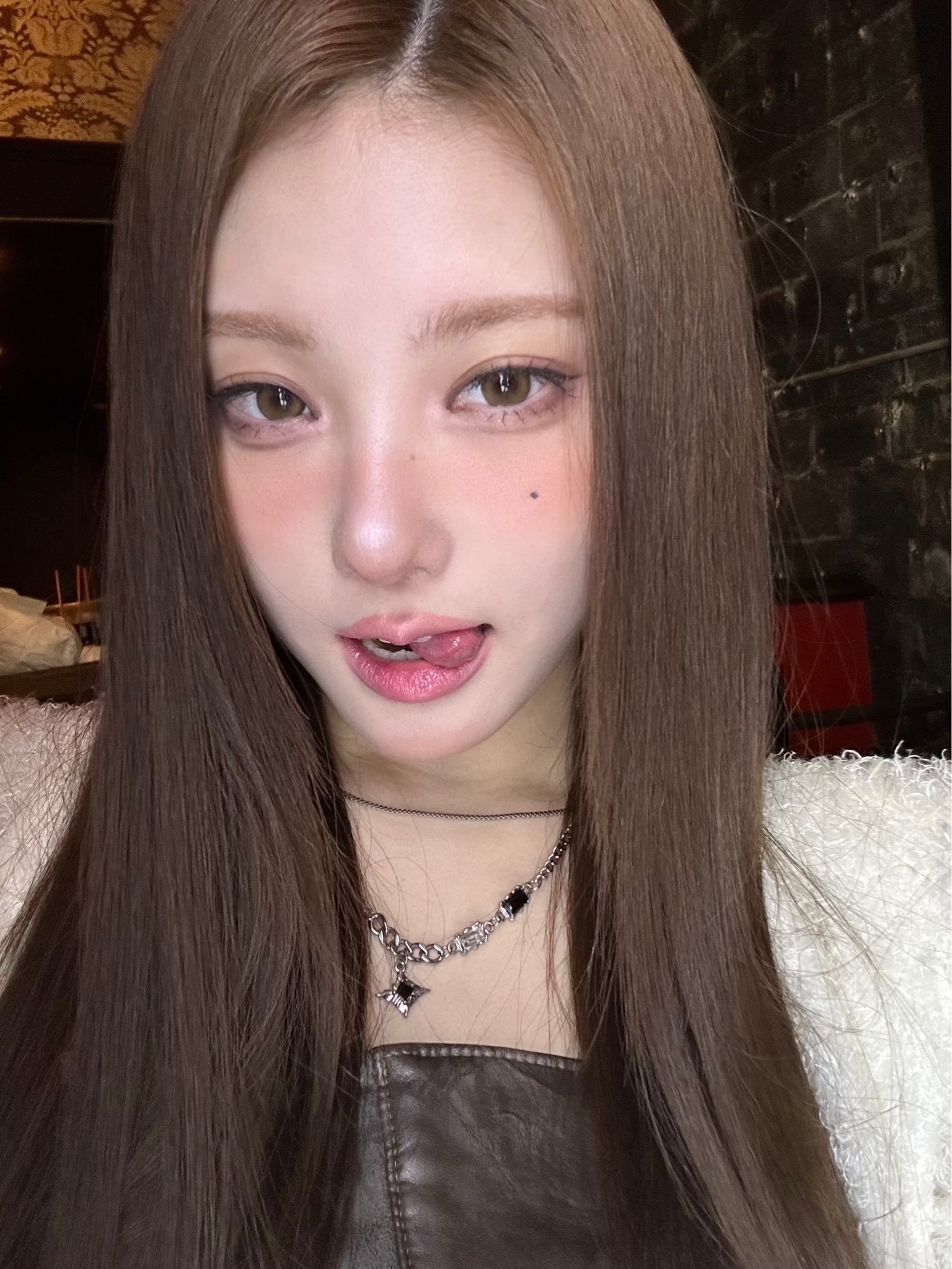 推热转 美到很希望能交出自拍秘诀的Purple Kiss 李採映 💟 ​​​