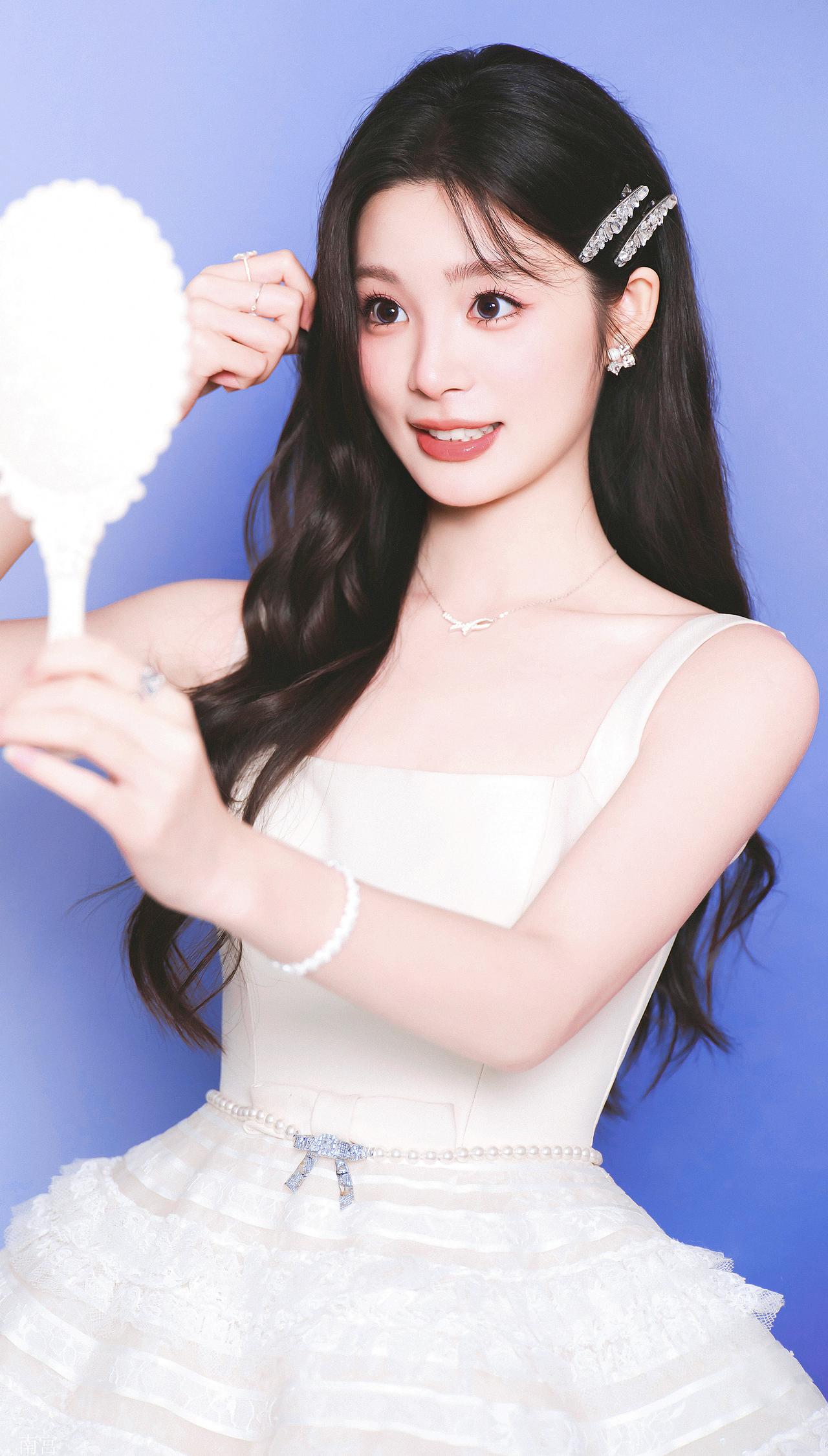 姚晓棠｜🌷🌸🍬💐

_ ​​​