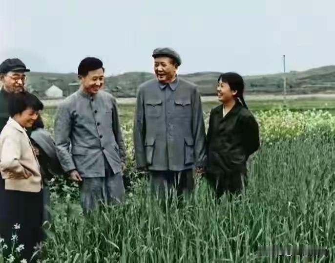 与人民心连心，与人民同甘苦，与人民同欢乐，毛主席万岁！