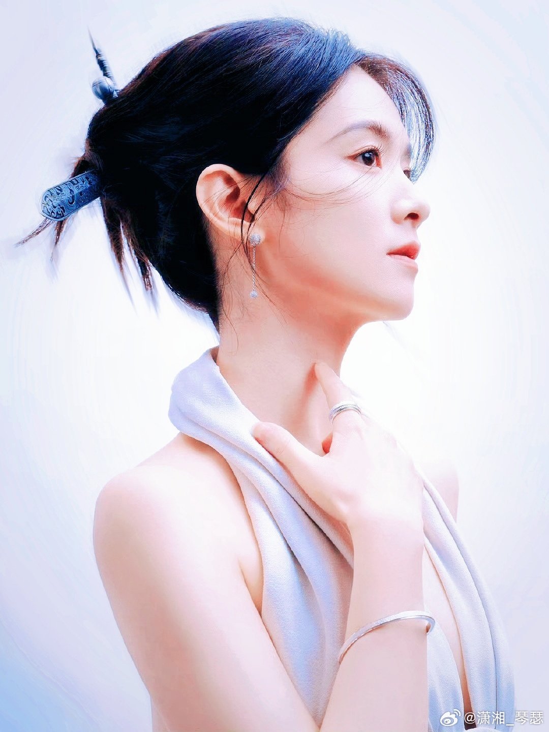 陈昊宇陈昊宇 - ̗̀ෆ ̖́-“生而悦己，而非困于他人，取悦世界千遍，不如取悦