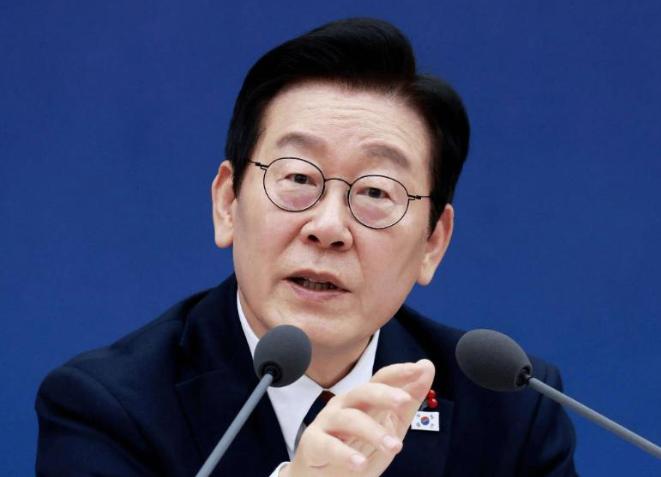 美国做梦也没料到，自己苦心经营了几十年的全球“朋友圈”，如今竟然沦落到要靠拆东墙