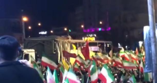 伊朗亮出底牌了！
4月21日晚，伊朗首都德黑兰的卡德尔广场上，赫然出现了一枚“卡