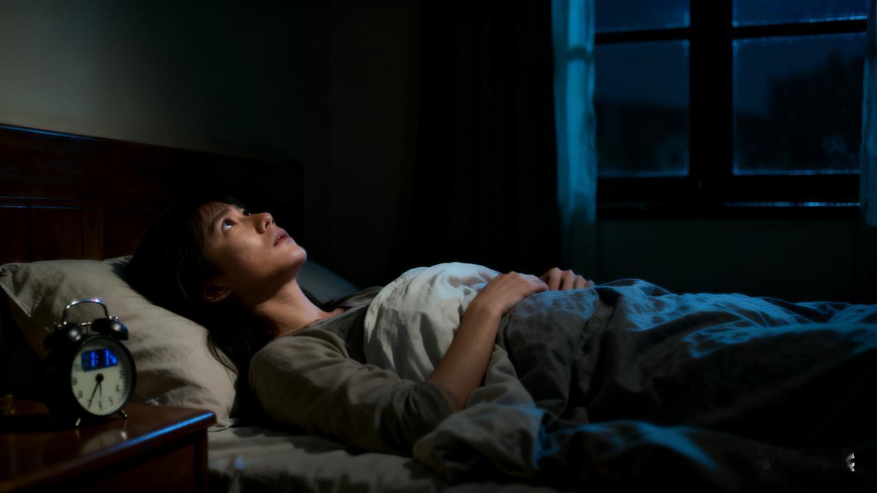 昨晚醒了两次。

昨晚我不到10点就睡了，是听书睡的，也不知道几点睡，反正睡着了