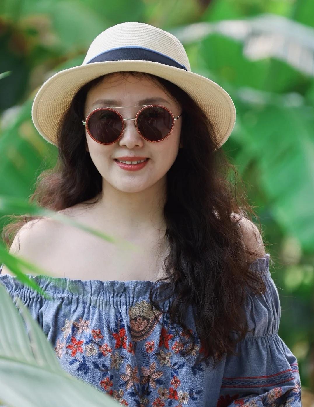 一个让时间流淌变慢的秘境
不论暴雨倾盆，还是艳阳高照
打开音箱
开一瓶气泡酒
慢