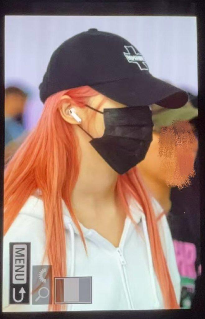 aespa[超话]  Giselle LAX机场出发🛫 ​​​