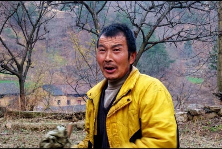 一愁车，二愁房，
三愁钱来四愁粮，
五愁至今还未娶，
……[可怜]……？
[微风