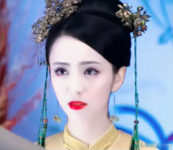佟丽娅[超话]  宫锁心玉佟丽娅 年素言超级喜欢丫丫这套造型[好爱哦]佟丽娅  