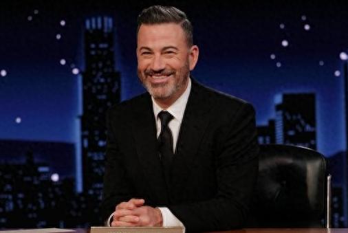 美国一个脱口秀主持人靠几句调侃，愣是把特朗普夫妇，迪士尼全给卷进了风暴。
 
最