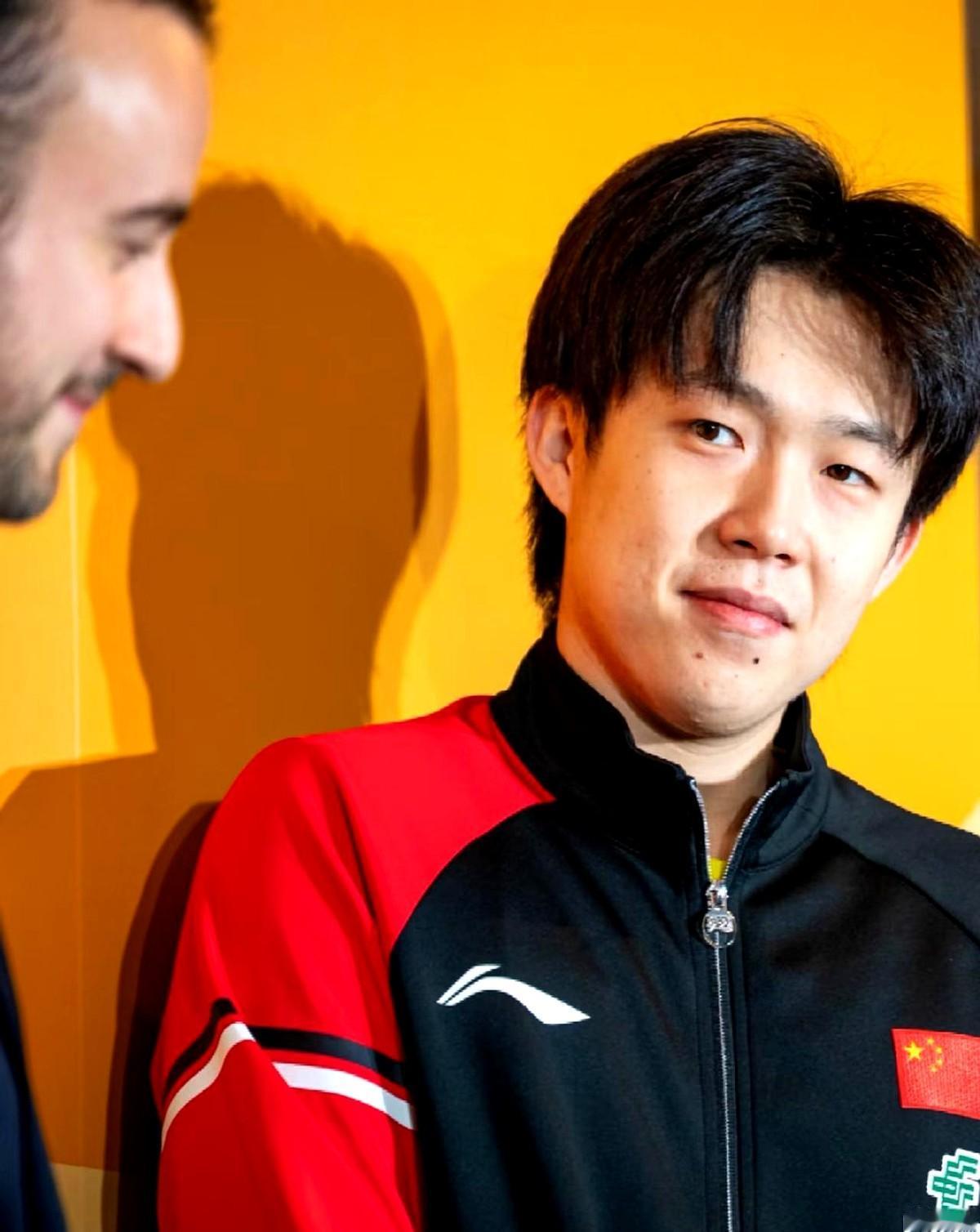 王楚钦这赛程，铁人也扛不住啊。

成都的比赛刚打完，就休息几个钟头，晚上19:0