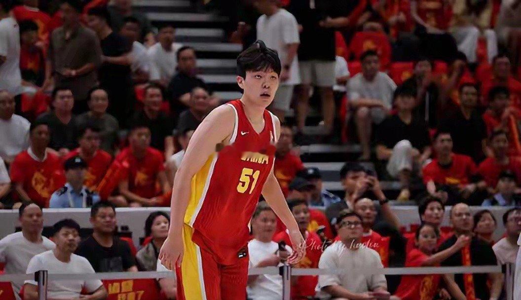 杨瀚森准绝杀！男篮拿下主场首胜对阵黎巴嫩男篮，杨瀚森9投8中砍下19分9篮板3助