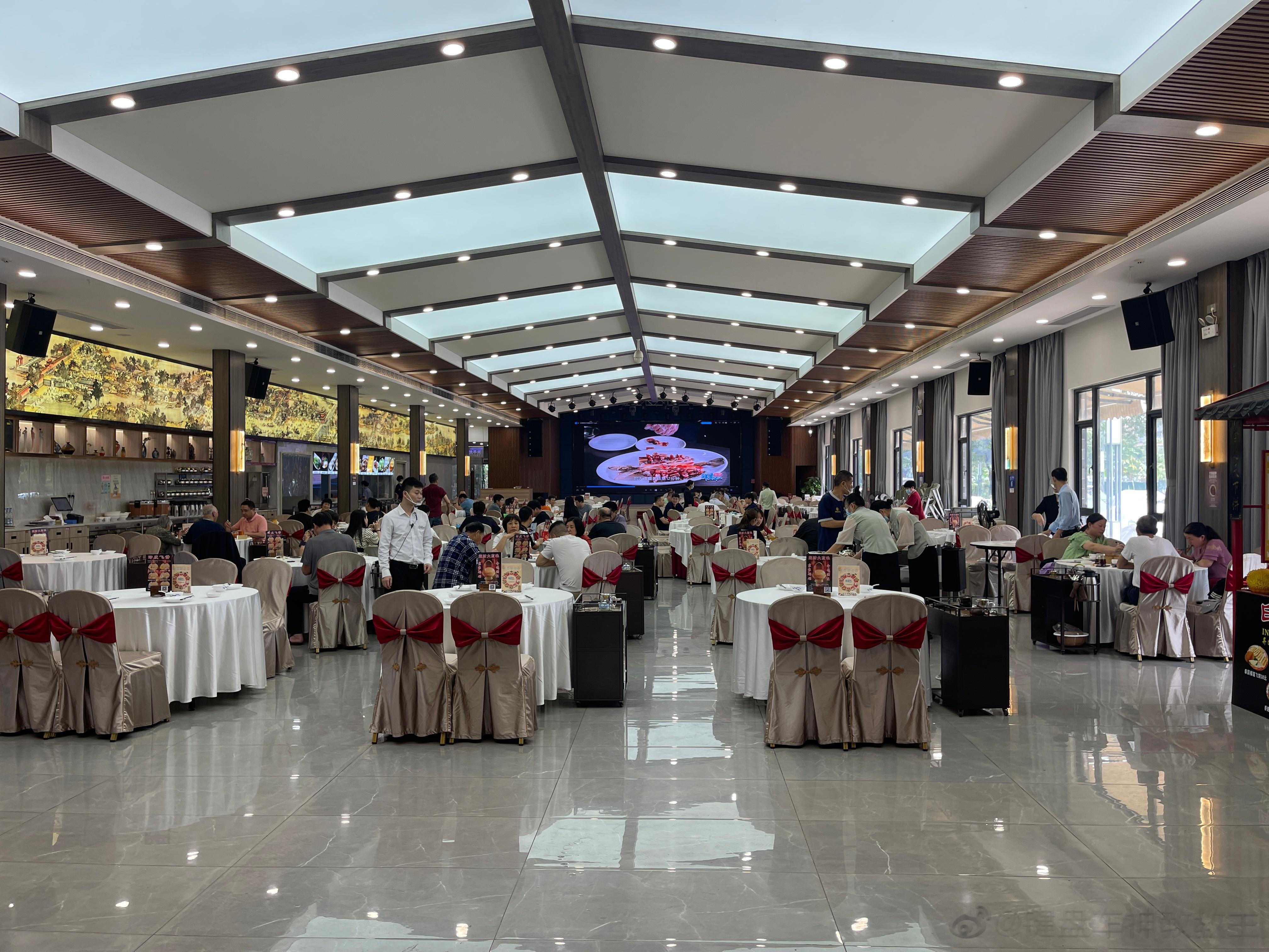 大舅哥请吃饭，这环境，我还以为是要给我和NA宝举办婚礼呢...然后团了个388元