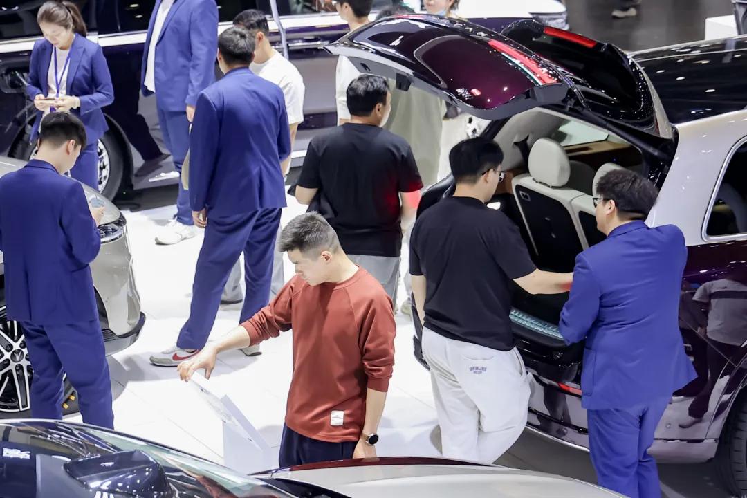 第三天双双破百！极氪、岚图在大河车展撬了BBA的“墙角”