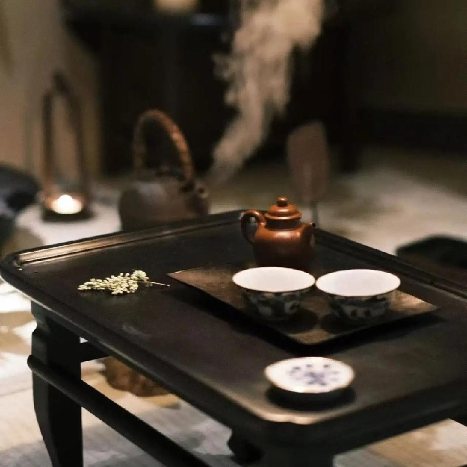 精力散了，怎么收回来？不知道你有没有这种崩溃时刻：
从早忙到晚，手机消息不断，日