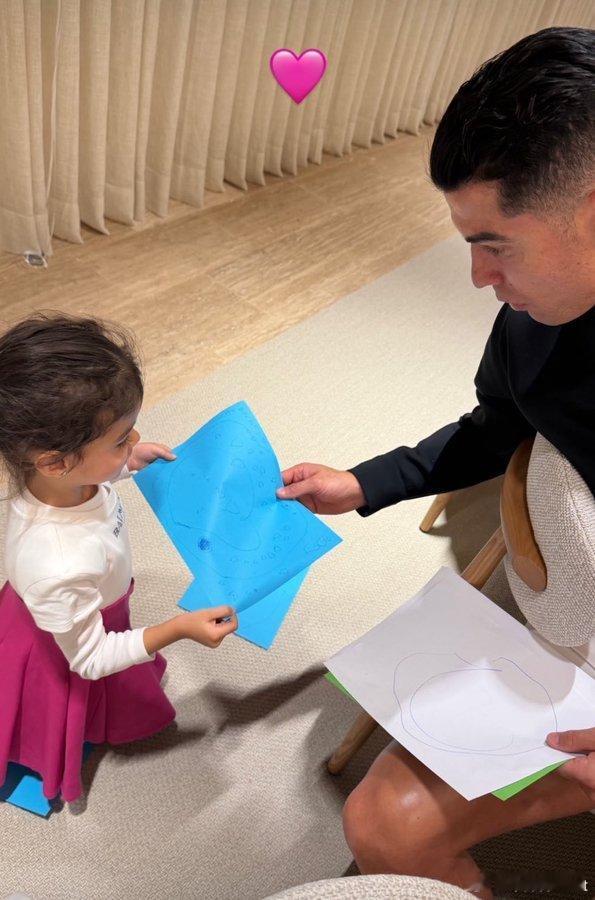 C罗 你看罗哥屌你们吗？ 