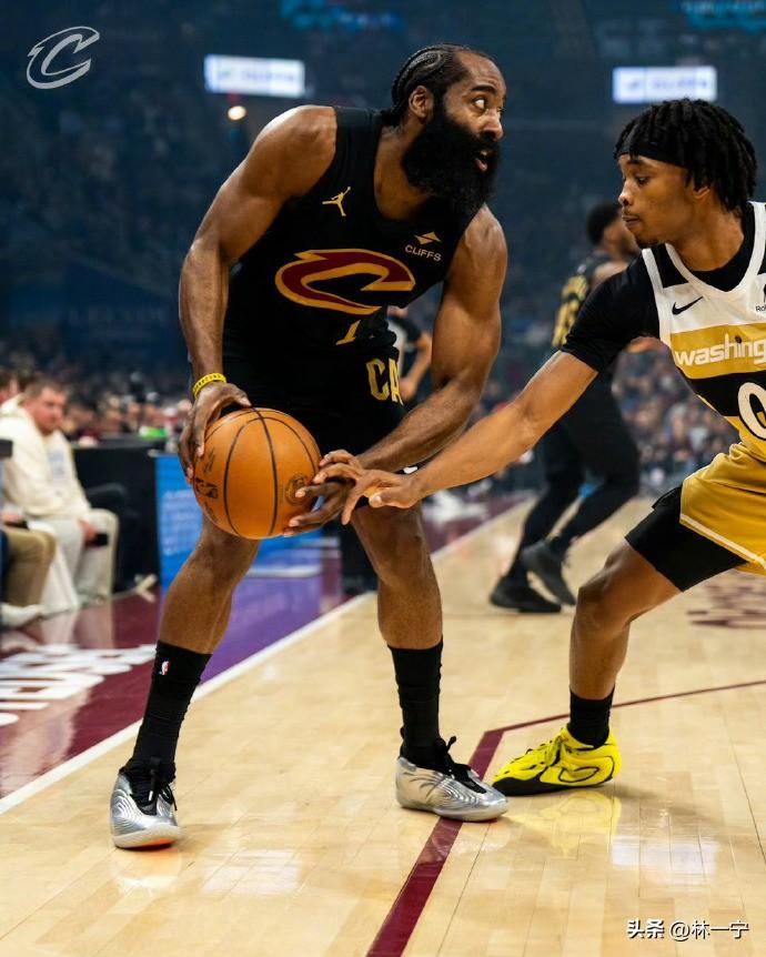 多次抱团却无冠，哈登不可谓不遗憾！

聊到哈登，总能想起那些年他一次次换队时的轰