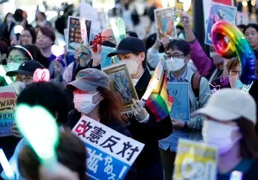 日本的武器装备，尤其底盘、维护性、节能性，综合质量确实比韩国的好。它有韩国的质量