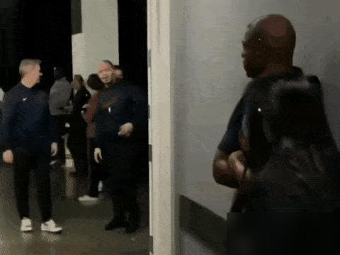 小乔丹谈保罗和泰伦卢的关系， “他们之间的关系，比想象的还要糟糕。
” “我不