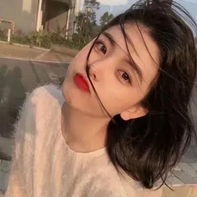 少女感爆棚的午后时光，温柔的阳光洒满脸庞💛少女感微笑女孩 少女的笑容 甜系少女