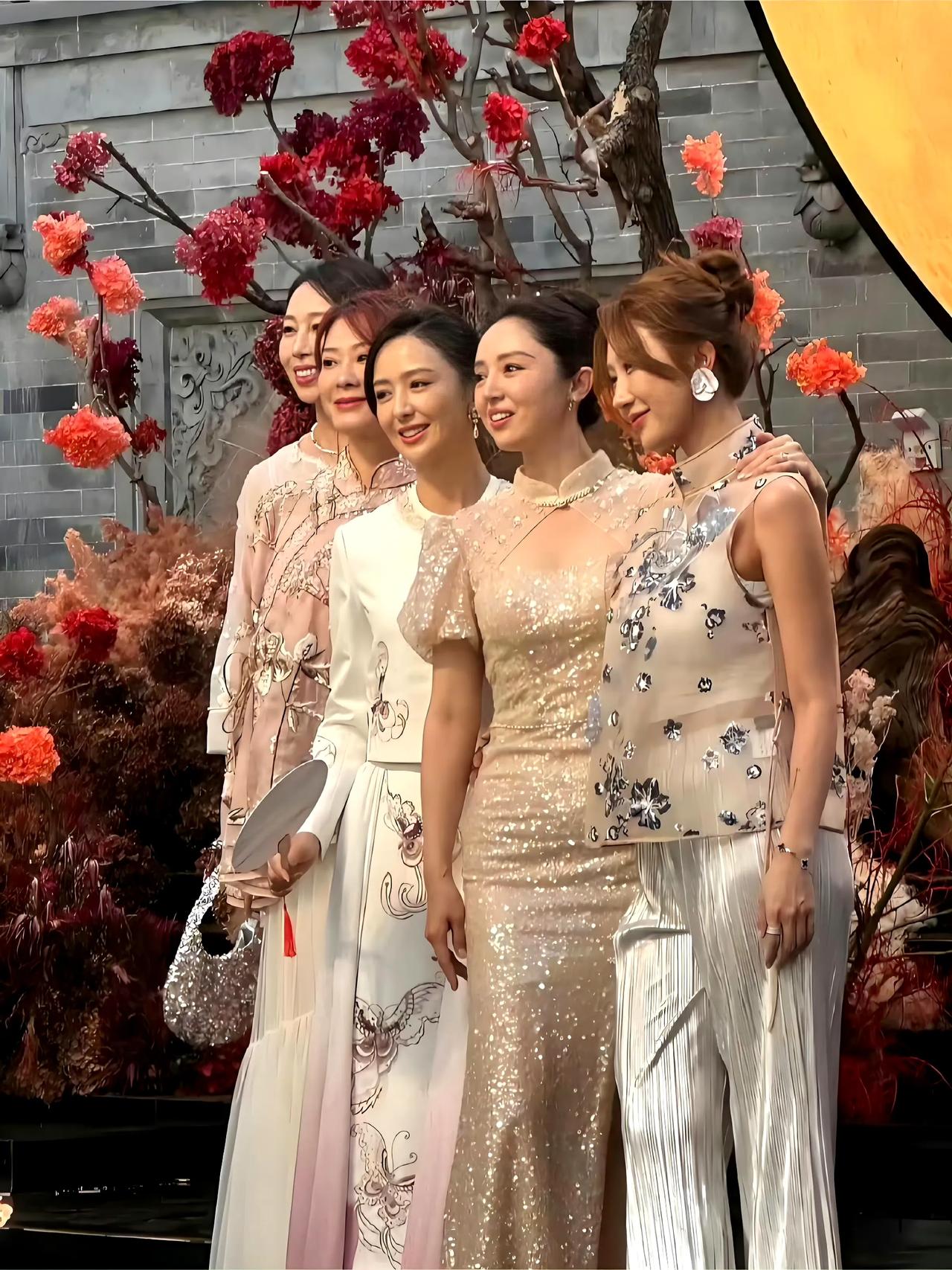 董璇和张唯伊的婚宴绝对是张唯伊出钱的！因为太“便宜”了，人均才67块钱
你吃过这
