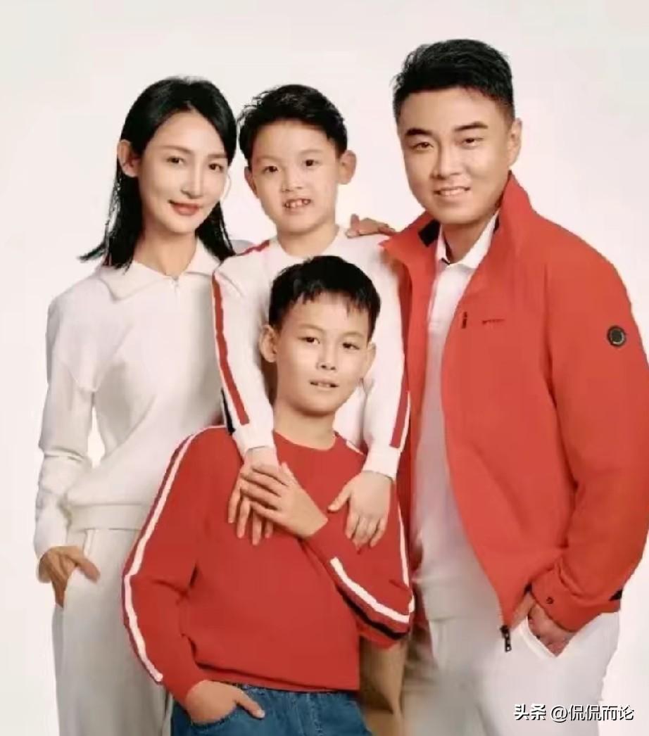 国乒男团主教练王皓近日也是喜事连连，男团取得冠军，喜提爱车，又出任吉林省乒乓球队