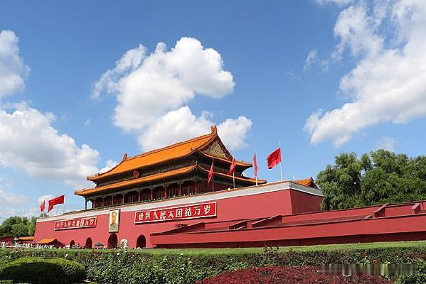 想去北京的想法又冒了出来。再去北京，就是我这一生中第三次去北京了。

不是旅游，