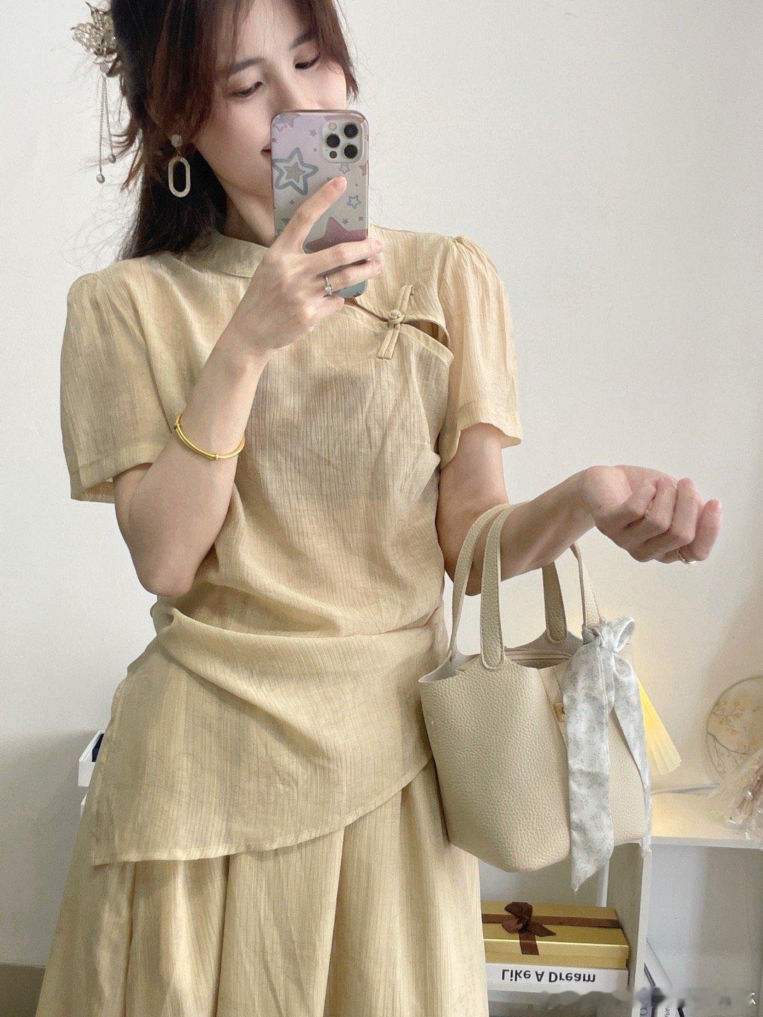 新中式旗袍套装，这套是自留款哦，给你们51出游提前准备哦！ ​​​