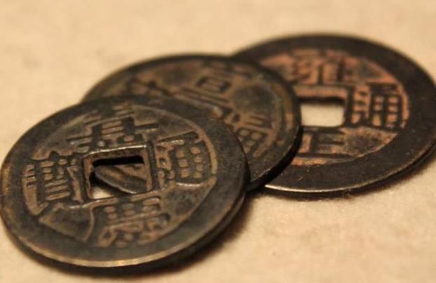 古人是如何应对“经济危机”的？
 
几千年前，王朝也有“经济危机”。别以为股市、