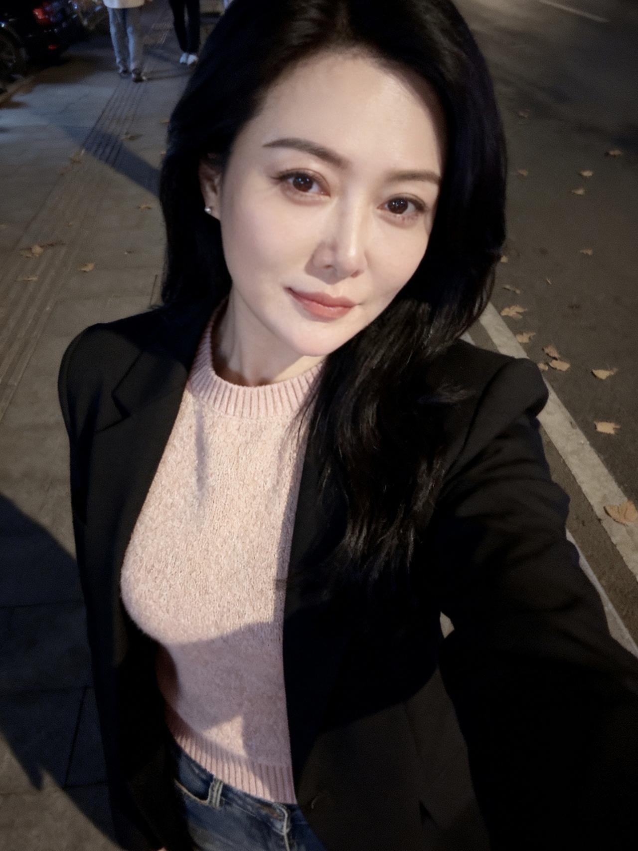 人这一生说来漫长而又短暂的，一个人可以过得很好，如果对的两个人也可以过得更好。