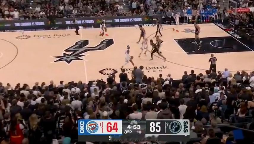 马刺一波13-0领先到21分，距离抢七越来越近了。NBA