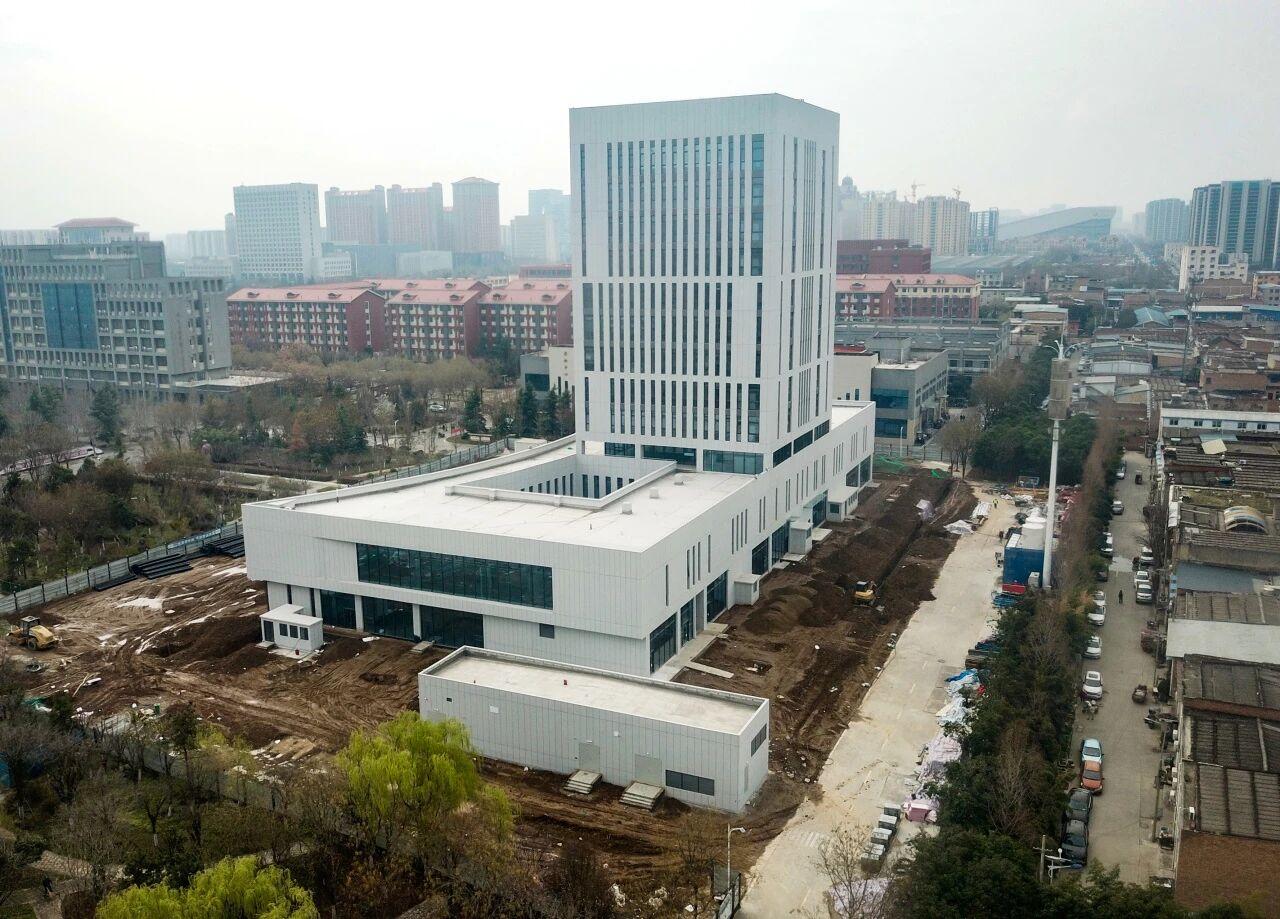 西铁院物流产教融合实训基地建设项目建设热潮正酣，一座现代化、功能齐全的实训基地已