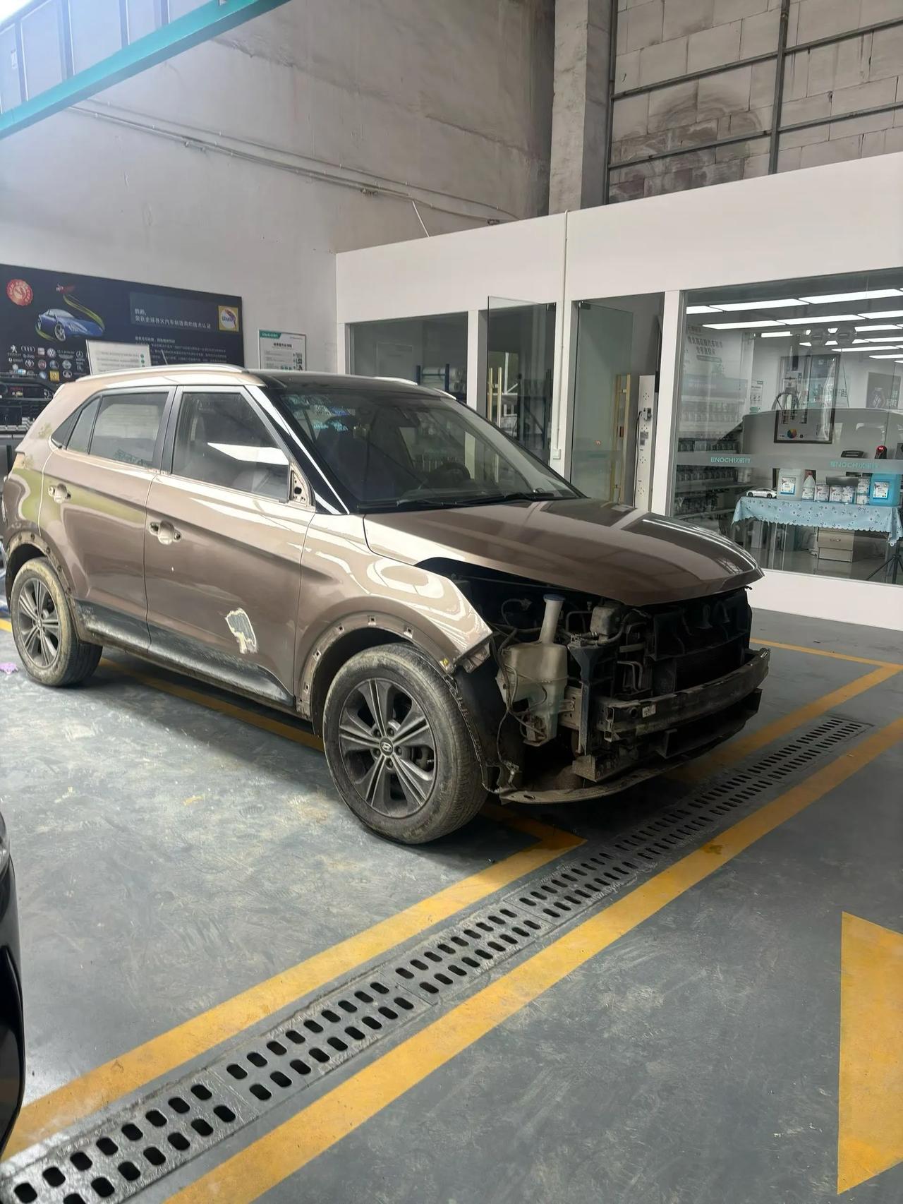 所有的车防撞梁都有吸能泡沫