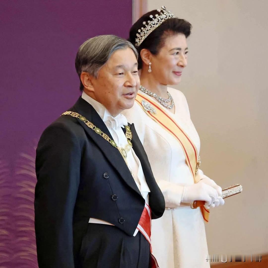 2026年1月1日，日本德仁天皇、雅子皇后出席了在皇宫松之间国室举行的2026年