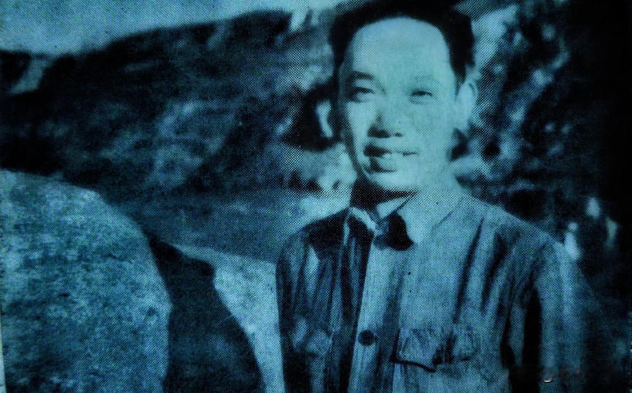 红四方面军第30军卫生部长苏井观，河南潢川人，1905年生。1928年入党，19