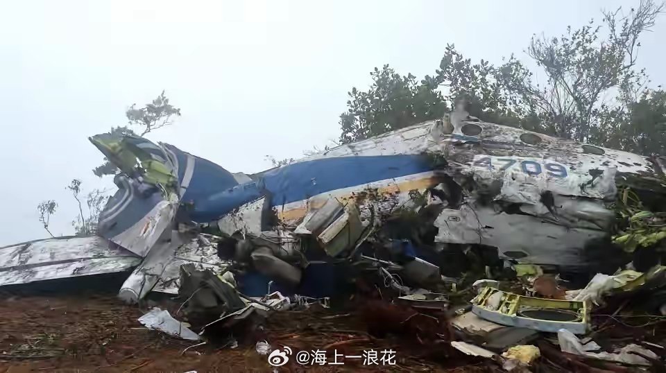 哥伦比亚军机坠毁致48人遇难所以人不是活到岁数才会死，而是随时都有可能，所以珍惜