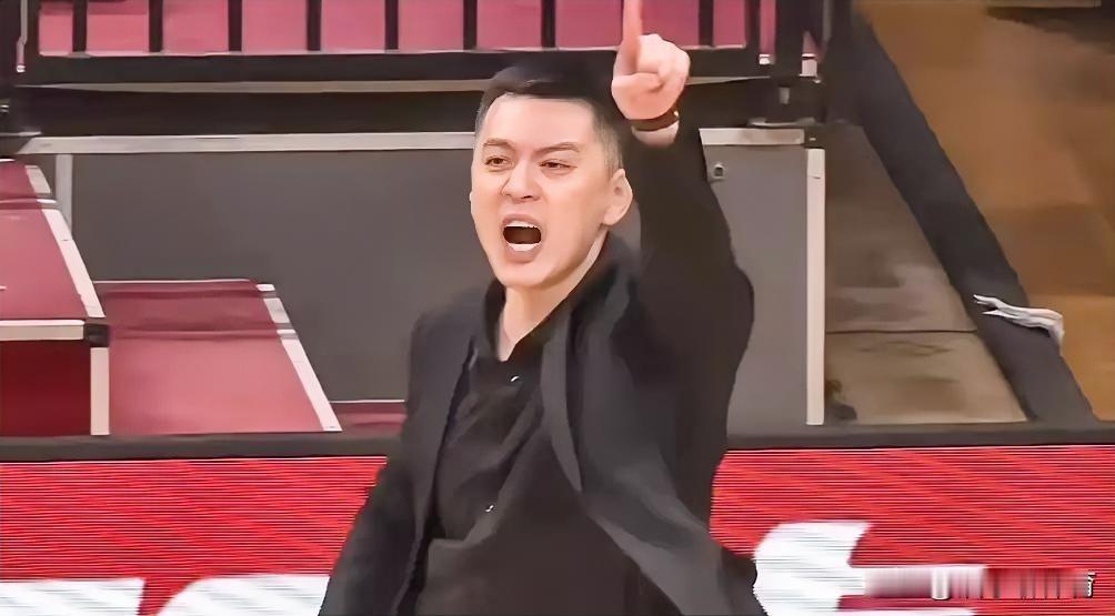 杨鸣一个变招让王博无法应对。这才是辽篮16分大胜浙江广厦的真正原因。
辽篮主场以