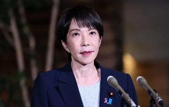 高市早苗政府核心幕僚公然抛出“日本应拥核”的惊人言论，瞬间引爆国际舆论场。中美两