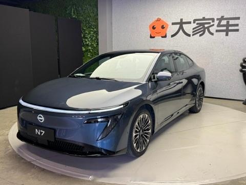 撇头一看，跟老板一样，都是《开日产的》[污] ​​​
