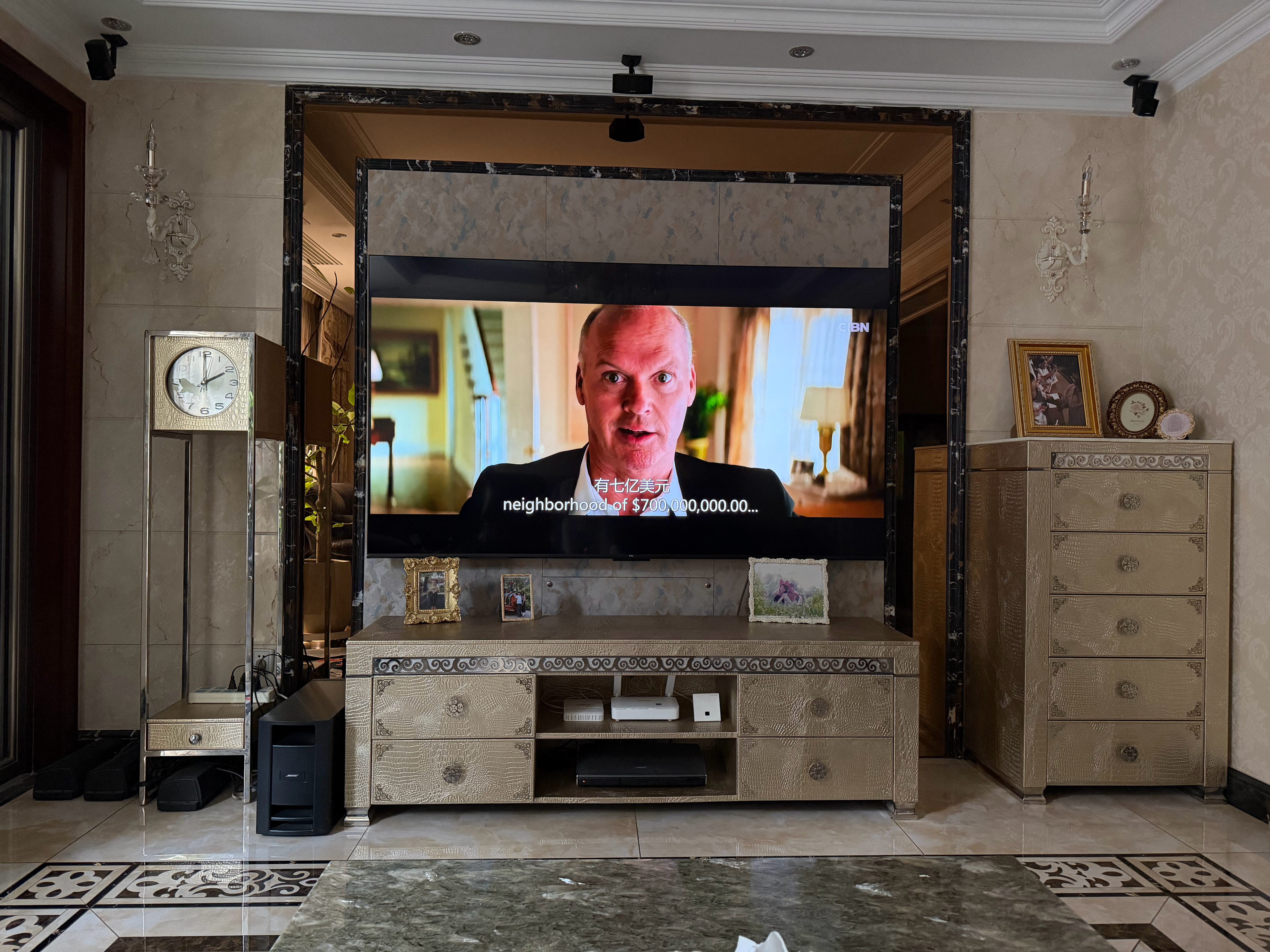 我现在每周逼迫自己静下来至少看一场经典电影，今天看的是创始人，讲麦当劳创业的，昨