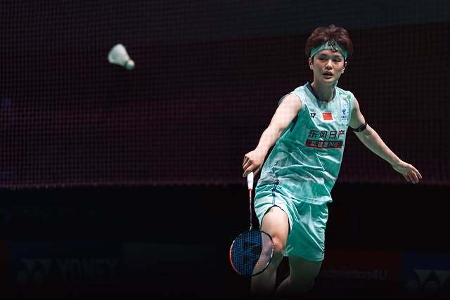 王祉怡🇨🇳 21-19、21-18 🇹🇭革通下轮对手：宫崎友花🇯🇵 