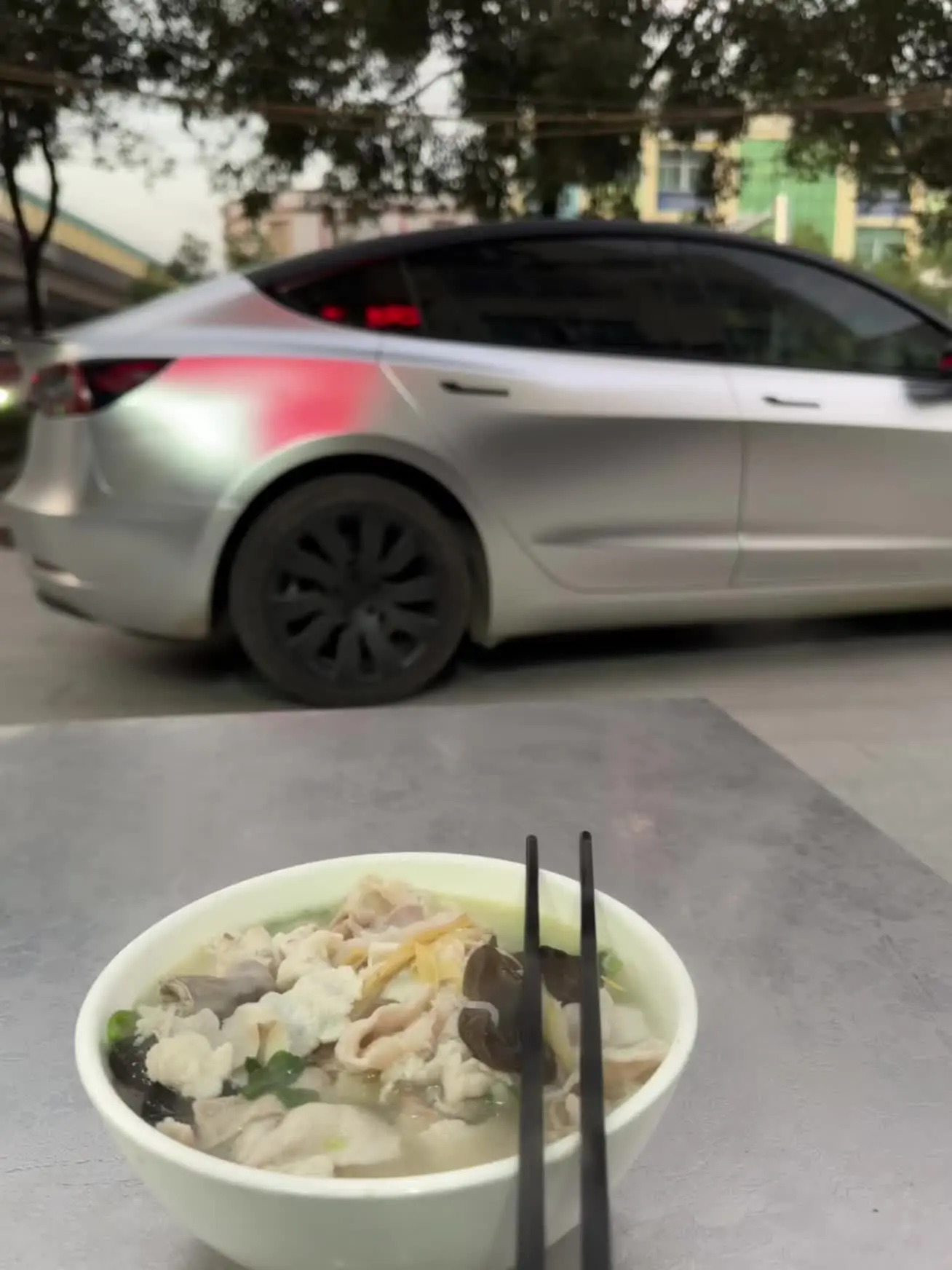 每个早上都很美好，不要用熬夜后疲惫的身体去感受它