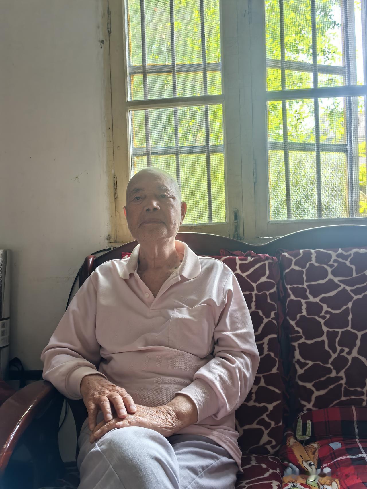 我家老爷子，今年94岁。没基础病。

前年，去年医疗费为零。被当地老干局持续奖励