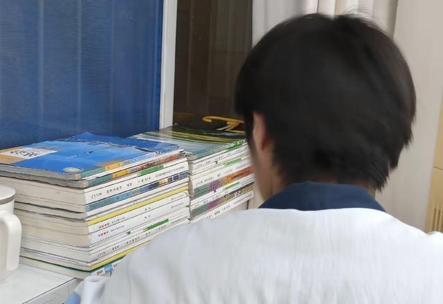 高一选科才看清：抢生源挂的火箭班和重新洗牌的真重点，含金量完全是两码事
 中考拿
