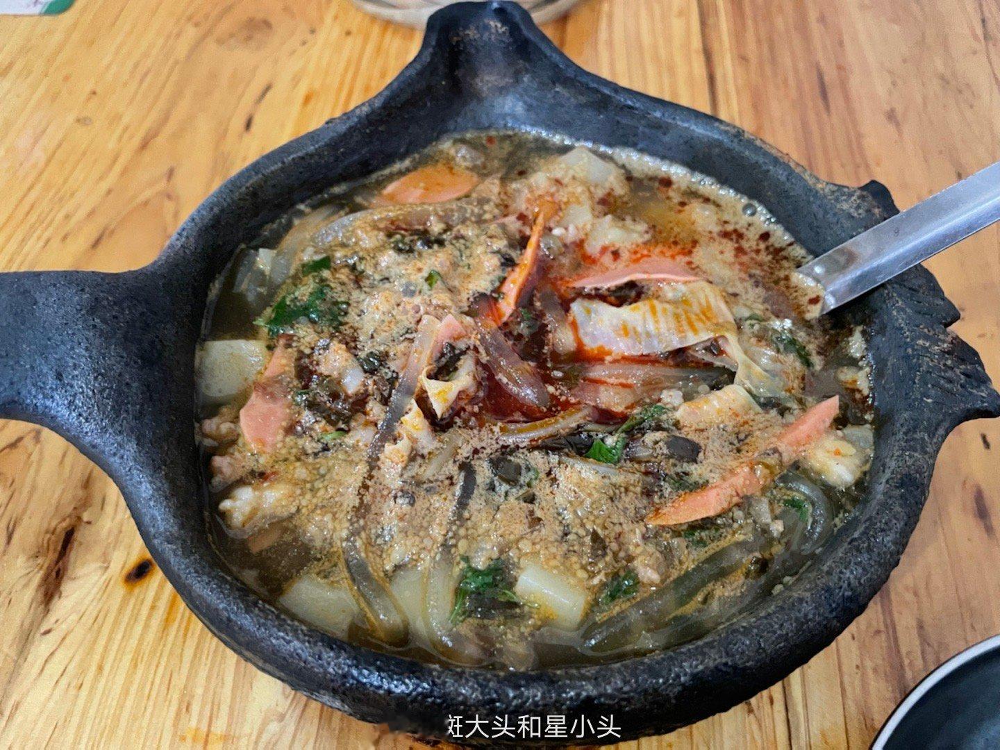 #晚饭要积极[超话]# 下午5点多吃到了今天的最后一份小芳家小锅凉粉，而且是老板