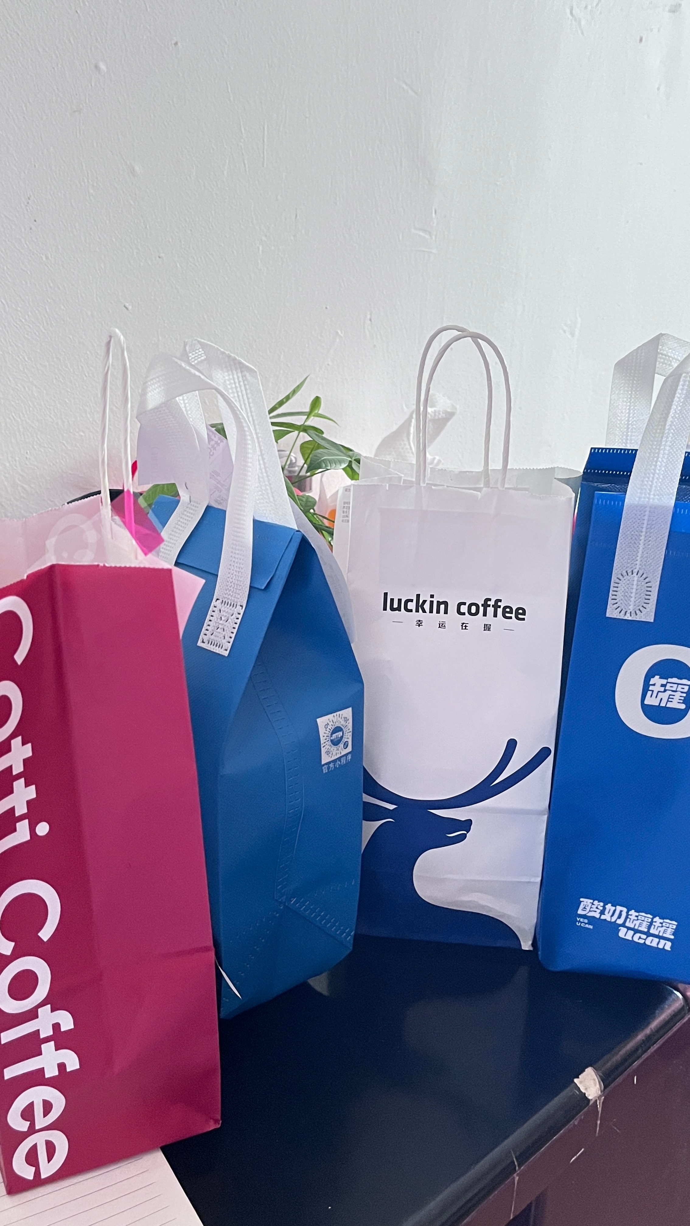 被爱包围着[送花花] ​​​